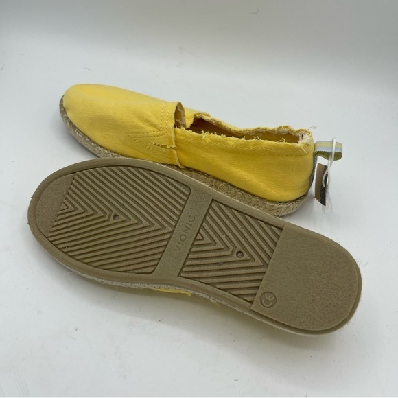Vionic Women's Laguna Espadrille in Yellow Fun Sun Canvas NWT Size 6 Slip On - Picture 4 of 6
